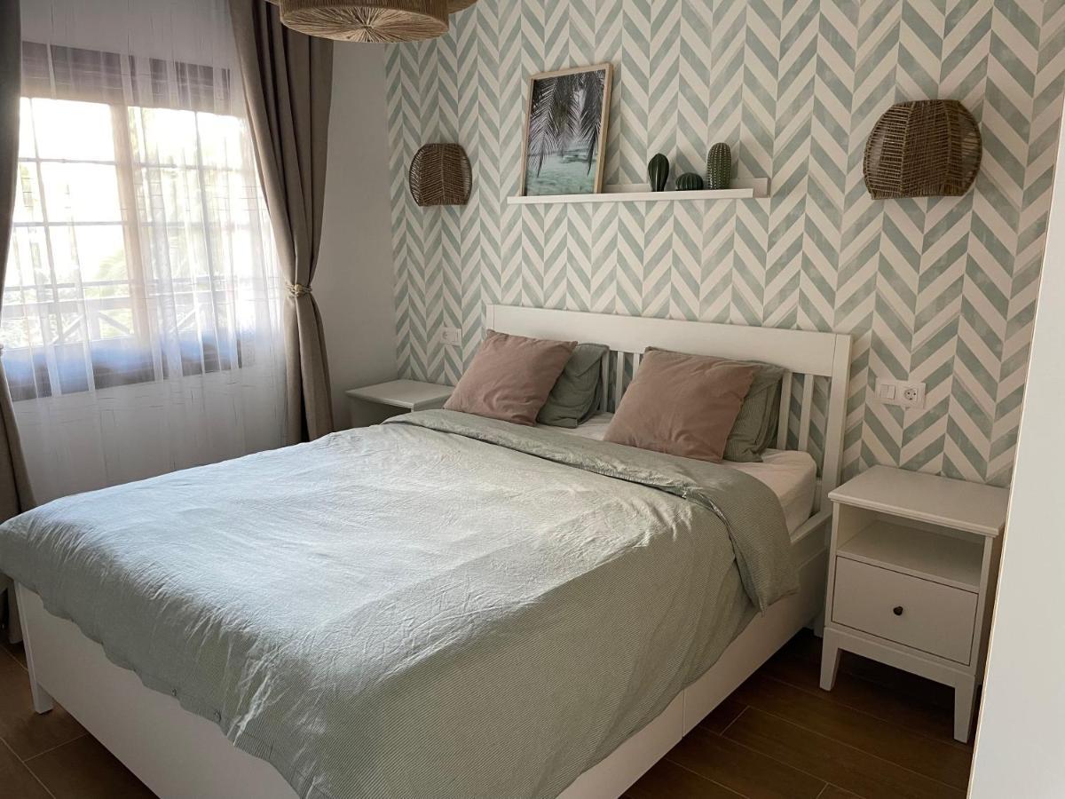 Breathtaking Ocean View, Adult And Kids Pools & Fiber Wi-fi Apartment San Miguel de Abona