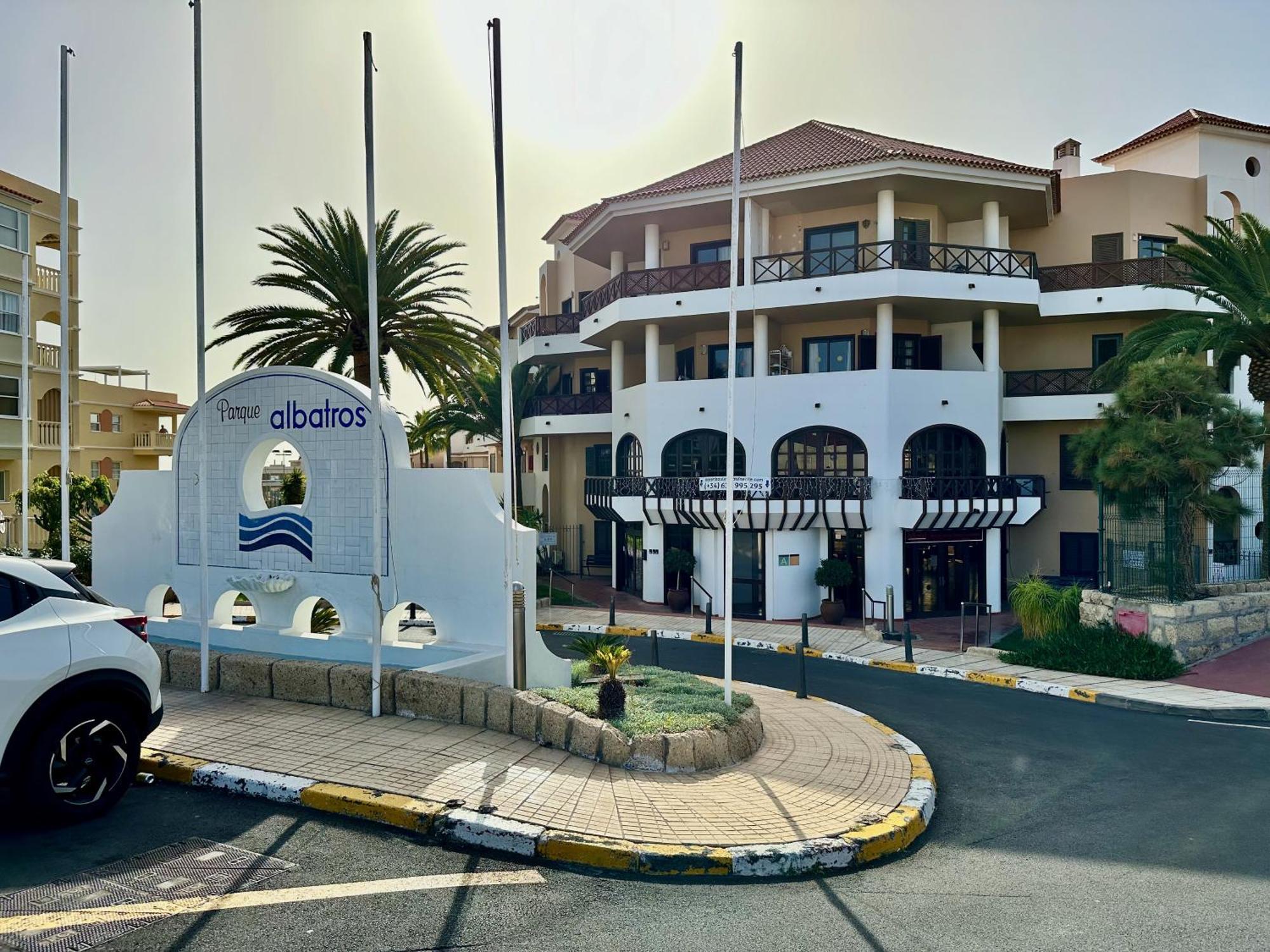 Breathtaking Ocean View, Adult And Kids Pools & Fiber Wi-fi *