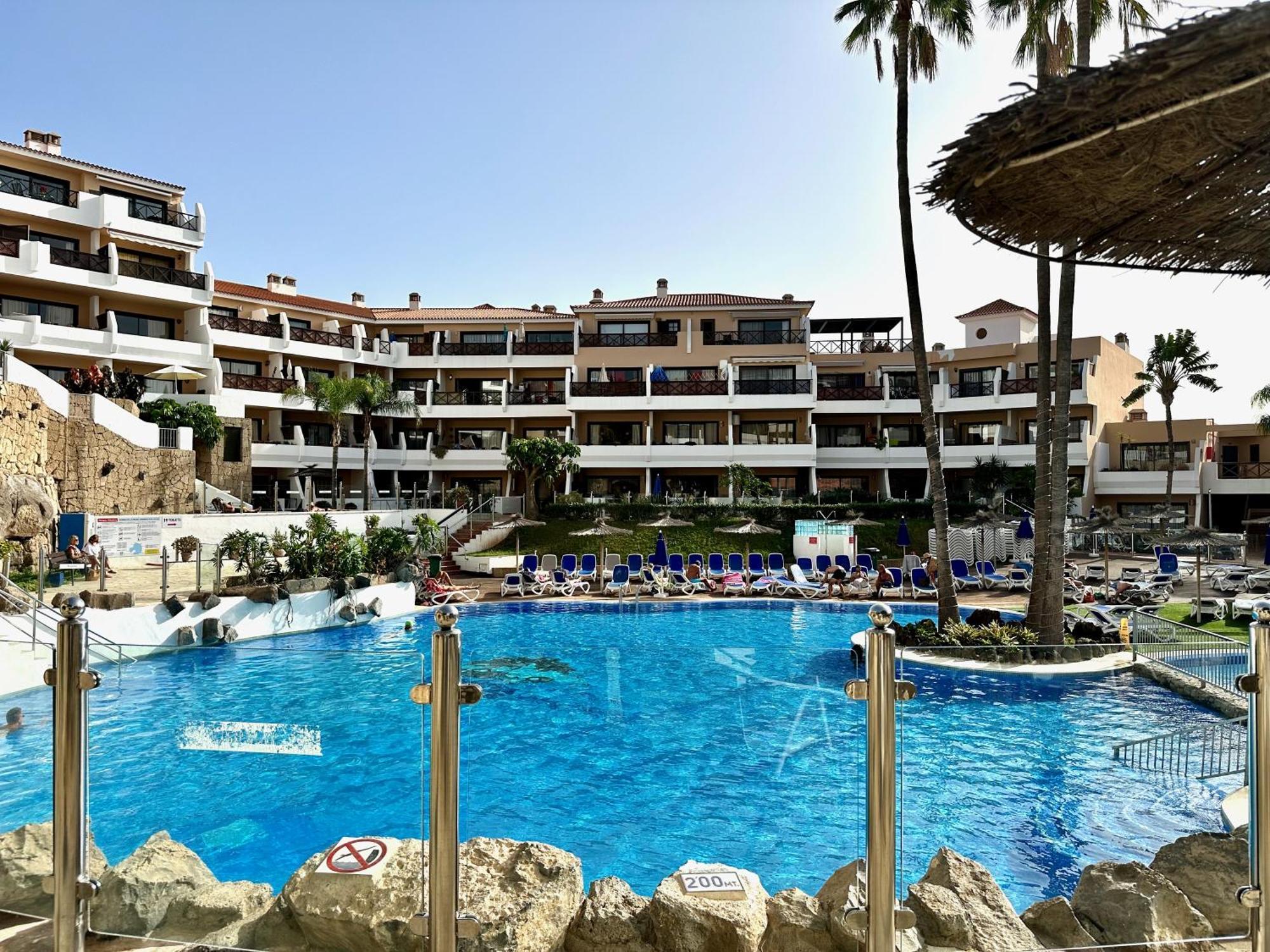 Breathtaking Ocean View, Adult And Kids Pools & Fiber Wi-fi Apartment